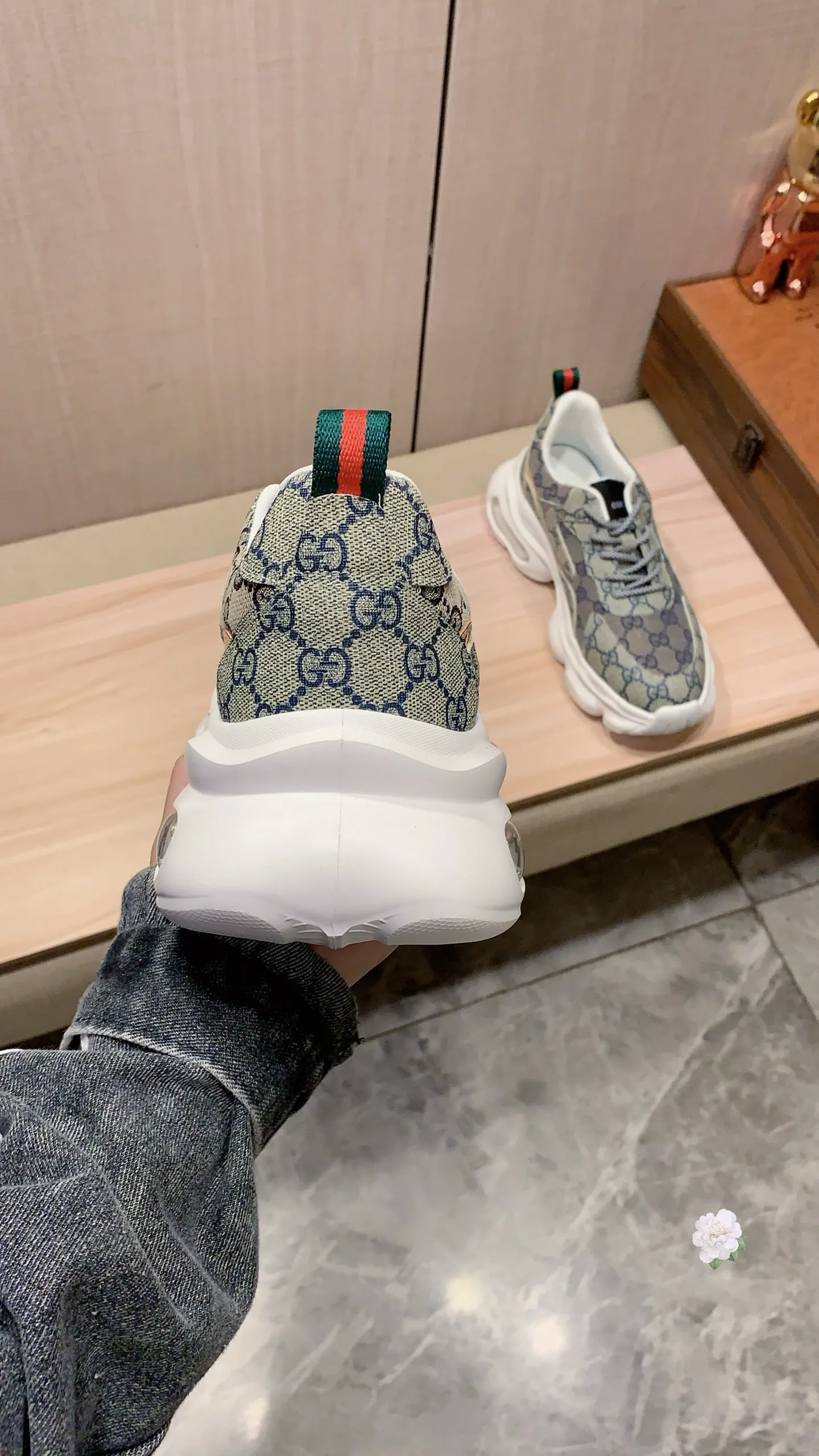 Men's men's shoes💰460💰💰🎩🎩[Lightning][Lightning] "Gucci*" latest • popular casual shoes, top brand [seduce] luxury ~ purchasing agency, top ~ quality. [Strong] The upper is made of imported breathable cowhide with material ➕ breathable sheepskin feet (•) and fine workmanship. The original stylish and stylish soft rubber wear-resistant and non-slip outsole is light and comfortable on the feet. The real thing looks better when photographed. 012: code: 38-44, 4️⃣ colors selected